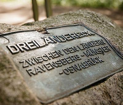 Tafel eines Grenzsteins am Dreiländereck 